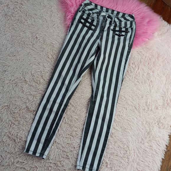 Plus size BEETLEJUICE OOAK custom unique Blackheart striped skinnies! - Picture 8 of 16